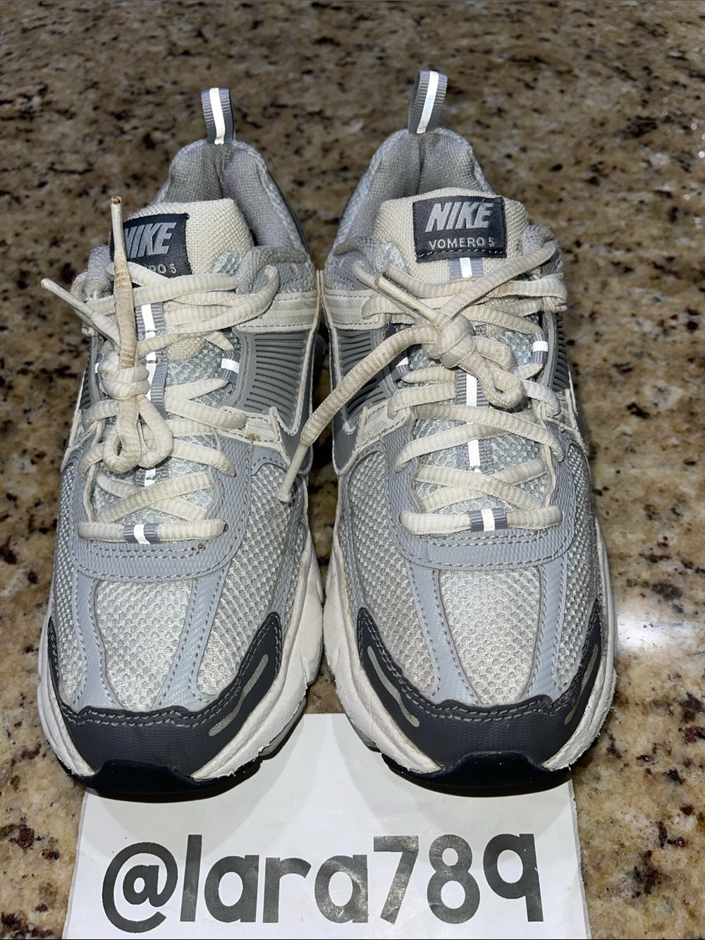 Nike Vomero 5